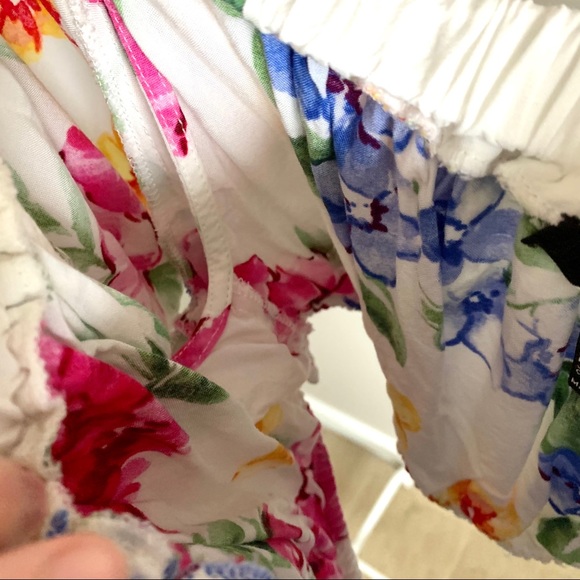 Floral off shoulder flowy top - Picture 7 of 8